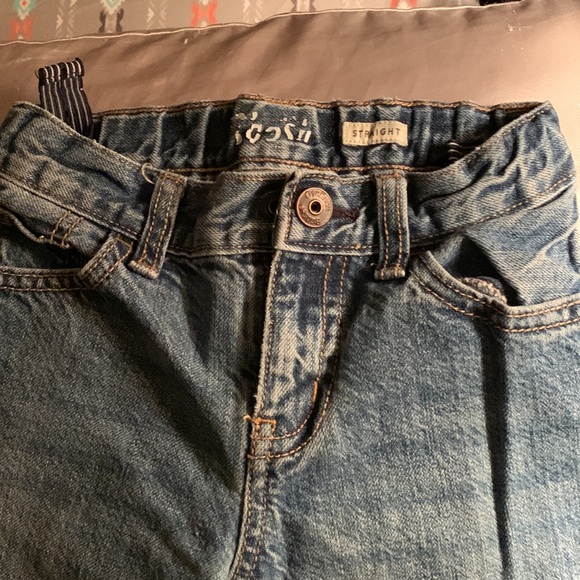 Oshkosh size 5R straight blue jeans. Waist size adjustable. Good condition. - Picture 8 of 14